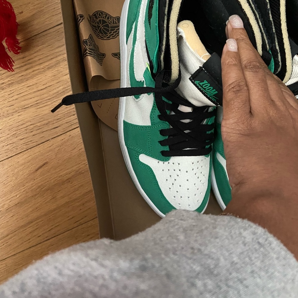 Jordan 1 - Picture 2 of 3